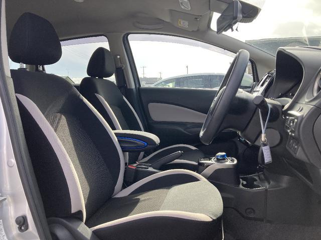 ノート ｅパワーＢ　ＦＯＵＲ　切替式４ＷＤ　社外メモリーナビ　ＣＤ／ＤＶＤ／Ｂｌｕｅｔｏｏｔｈ　アラウンドビューモニター　エマージェンシーブレーキ　　ＥＴＣ　スマートキー　横滑り防止装置　フロント／バックソナー　オートライト（23枚目）