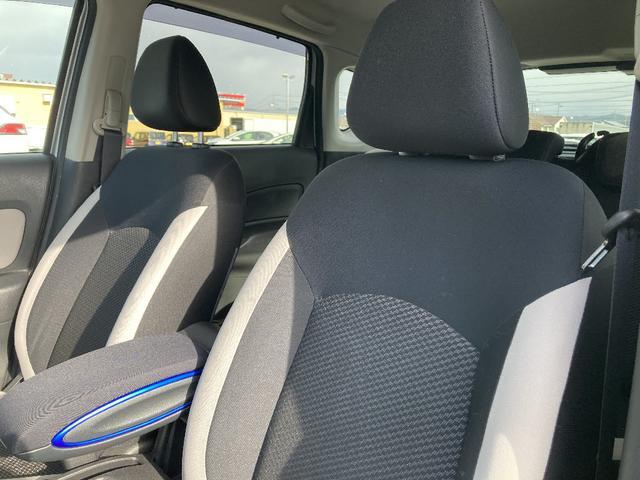 ノート ｅパワーＢ　ＦＯＵＲ　切替式４ＷＤ　社外メモリーナビ　ＣＤ／ＤＶＤ／Ｂｌｕｅｔｏｏｔｈ　アラウンドビューモニター　エマージェンシーブレーキ　　ＥＴＣ　スマートキー　横滑り防止装置　フロント／バックソナー　オートライト（31枚目）