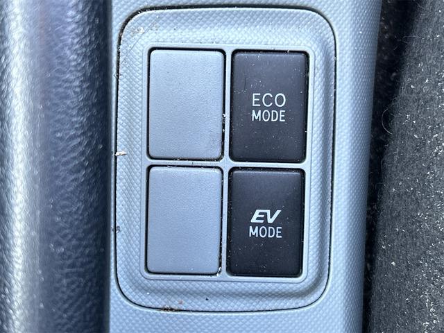 アクア S 純正フルセグSDナビ 純正CD DVD再生 ETC バックカメラ Blutetooth接続 スマートキー ワイパーデアイサー オートライト 横滑り防止装置 トラクションコントロール イモビライザー(20枚目)