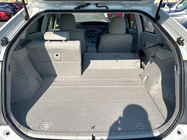 プリウス S カロッツェリア製フルセグメモリーナビCD/DVD/BT接続可能バックカメラLEDオートライトフロントフォグランプスマートキーサイドエアバック(35枚目)