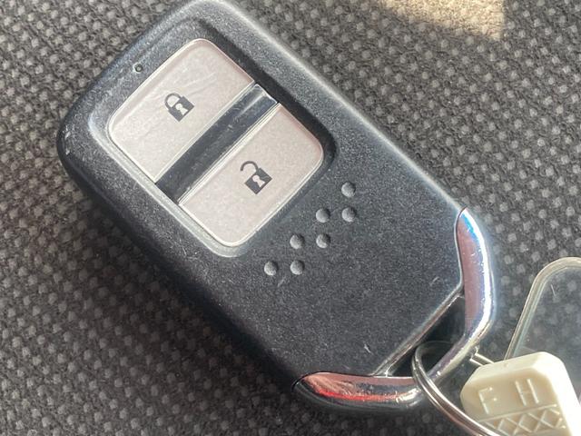 シャトル ハイブリッド ホンダセンシング 4WD ホンダセンシング 純正メモリーナビ バックカメラ リアコーナーセンサー ETC 横滑り防止装置 サイド/カーテンエアバック サイドミラーヒーター オートハイビーム トラクションコントロール(29枚目)