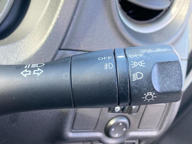 ノート X FOUR 4WD 純正フルセグSDナビ 純正CD DVD再生 Blutetooth接続 バックカメラ ETC 純正EGスターター ハロゲンライト トラクションコントロール 横滑り防止装置 AAC ウレタンステア(16枚目)