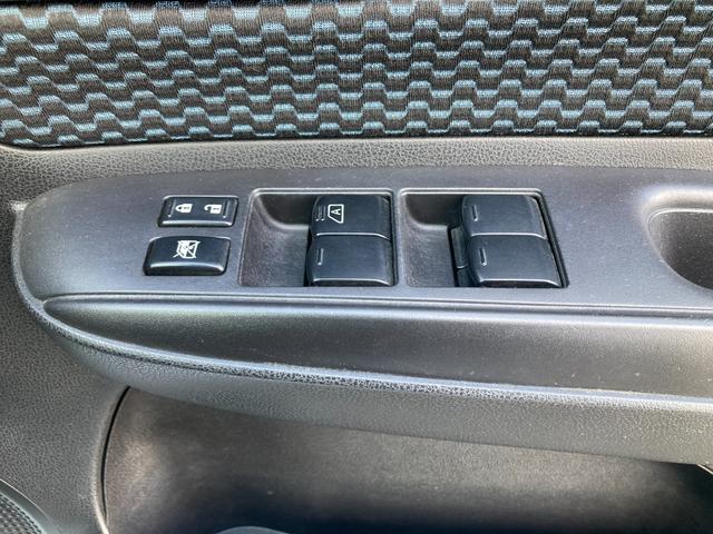 ノート X FOUR 4WD 純正フルセグSDナビ 純正CD DVD再生 Blutetooth接続 バックカメラ ETC 純正EGスターター ハロゲンライト トラクションコントロール 横滑り防止装置 AAC ウレタンステア(22枚目)