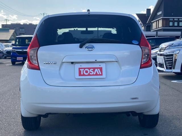 ノート X FOUR 4WD 純正フルセグSDナビ 純正CD DVD再生 Blutetooth接続 バックカメラ ETC 純正EGスターター ハロゲンライト トラクションコントロール 横滑り防止装置 AAC ウレタンステア(43枚目)