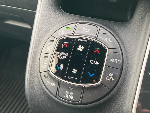 ヴォクシー ＺＳ　４ＷＤ　純正８インチフルセグナビ　ＤＶＤ再生　Ｂｌｕｔｅｔｏｏｔｈ接続　バックカメラ　ＥＴＣ　両側自動ドア　ＨＩＤオートライト　フロントフォグ　コーナーセンサー　リアクーラー　横滑り防止装置　純正ＡＷ（15枚目）