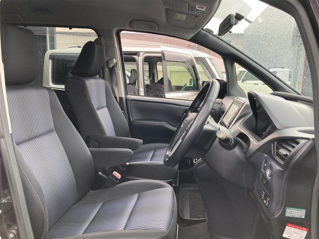 ヴォクシー ＺＳ　４ＷＤ　純正８インチフルセグナビ　ＤＶＤ再生　Ｂｌｕｔｅｔｏｏｔｈ接続　バックカメラ　ＥＴＣ　両側自動ドア　ＨＩＤオートライト　フロントフォグ　コーナーセンサー　リアクーラー　横滑り防止装置　純正ＡＷ（24枚目）