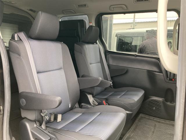 ヴォクシー ＺＳ　４ＷＤ　純正８インチフルセグナビ　ＤＶＤ再生　Ｂｌｕｔｅｔｏｏｔｈ接続　バックカメラ　ＥＴＣ　両側自動ドア　ＨＩＤオートライト　フロントフォグ　コーナーセンサー　リアクーラー　横滑り防止装置　純正ＡＷ（28枚目）