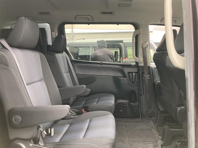 ヴォクシー ＺＳ　４ＷＤ　純正８インチフルセグナビ　ＤＶＤ再生　Ｂｌｕｔｅｔｏｏｔｈ接続　バックカメラ　ＥＴＣ　両側自動ドア　ＨＩＤオートライト　フロントフォグ　コーナーセンサー　リアクーラー　横滑り防止装置　純正ＡＷ（29枚目）