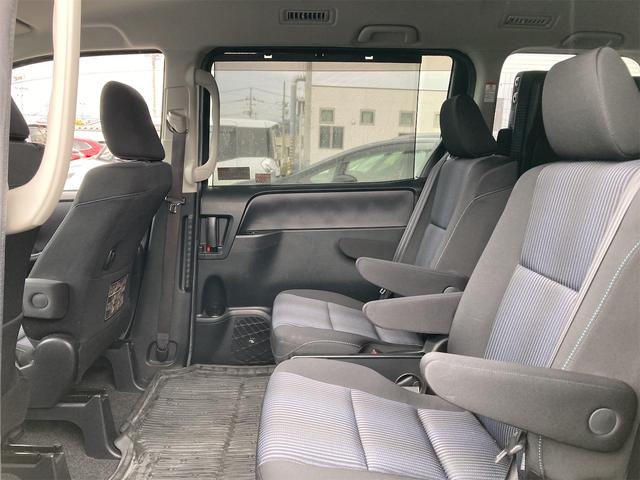 ヴォクシー ＺＳ　４ＷＤ　純正８インチフルセグナビ　ＤＶＤ再生　Ｂｌｕｔｅｔｏｏｔｈ接続　バックカメラ　ＥＴＣ　両側自動ドア　ＨＩＤオートライト　フロントフォグ　コーナーセンサー　リアクーラー　横滑り防止装置　純正ＡＷ（30枚目）