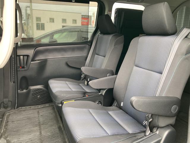 ヴォクシー ＺＳ　４ＷＤ　純正８インチフルセグナビ　ＤＶＤ再生　Ｂｌｕｔｅｔｏｏｔｈ接続　バックカメラ　ＥＴＣ　両側自動ドア　ＨＩＤオートライト　フロントフォグ　コーナーセンサー　リアクーラー　横滑り防止装置　純正ＡＷ（31枚目）