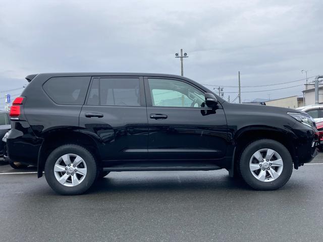 ランドクルーザープラド ＴＸ　４ＷＤ　ワンオーナー　ディーぜルターボ　セーフティーセンス　社外９インチフルセグナビ　バックカメラ　ＥＴＣ　ＬＥＤヘッドライト　オートハイビーム　サンルーフ　レーダークルーズ　スマートキー　純正ＡＷ（10枚目）