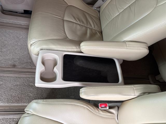 当店は最新鋭の設備を完備した大型工場併設店です☆車検・点検などオーナー様の信頼を得られるよう日々整備士達は努力を欠かしません。ハイブリッドに関する知識や診断機など確りご用意し安心をお届けします☆