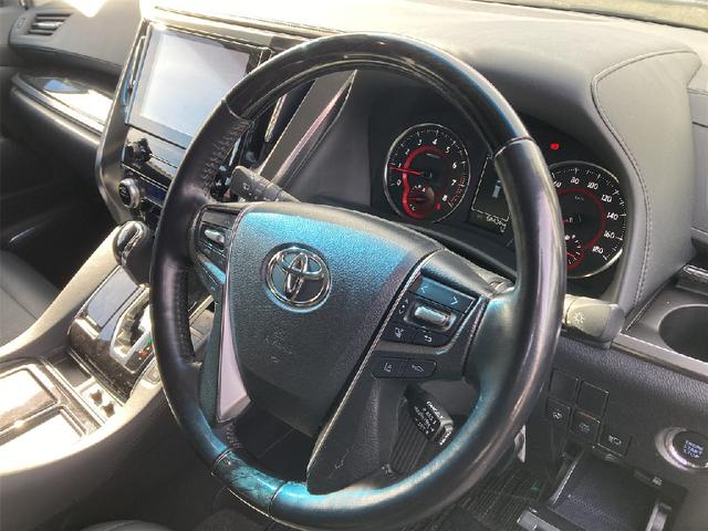 アルファード ２．５Ｓ　Ｃパッケージ　４ＷＤ　セーフティーセンス　Ｔ－ｃｏｎｎｅｃｔナビ　バックカメラ　純正リアモニター　黒革シート　両側パワースライドドア　レーダークルーズ　ＬＥＤヘッドライト　オートハイビーム　パワーシート（18枚目）