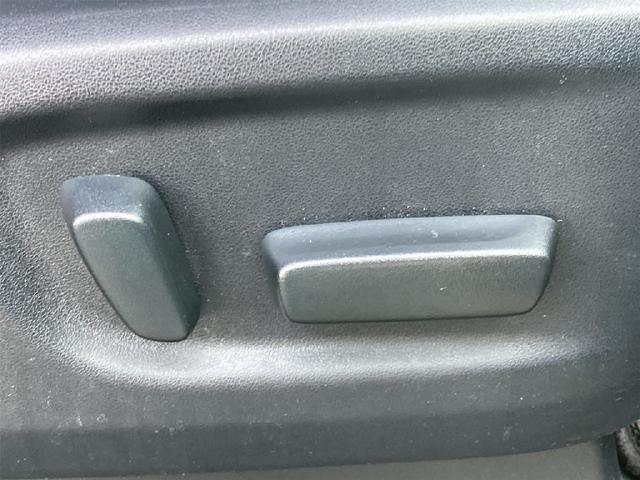 アルファード ２．５Ｓ　Ｃパッケージ　４ＷＤ　セーフティーセンス　Ｔ－ｃｏｎｎｅｃｔナビ　バックカメラ　純正リアモニター　黒革シート　両側パワースライドドア　レーダークルーズ　ＬＥＤヘッドライト　オートハイビーム　パワーシート（27枚目）