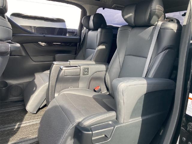 アルファード ２．５Ｓ　Ｃパッケージ　４ＷＤ　セーフティーセンス　Ｔ－ｃｏｎｎｅｃｔナビ　バックカメラ　純正リアモニター　黒革シート　両側パワースライドドア　レーダークルーズ　ＬＥＤヘッドライト　オートハイビーム　パワーシート（35枚目）