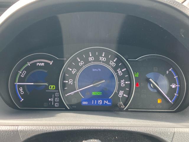 ノア Ｇ　セーフティーセンス？　純正９インチフルセグＳＤナビ　バックカメラ　両側パワースライドドア　ＬＥＤヘッドライト　オートライト　オートハイビーム　クルコン　シートヒーター　ＥＴＣ　横滑り防止装置（13枚目）