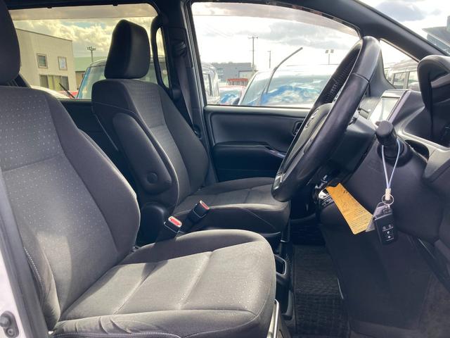 ノア Ｇ　セーフティーセンス？　純正９インチフルセグＳＤナビ　バックカメラ　両側パワースライドドア　ＬＥＤヘッドライト　オートライト　オートハイビーム　クルコン　シートヒーター　ＥＴＣ　横滑り防止装置（27枚目）