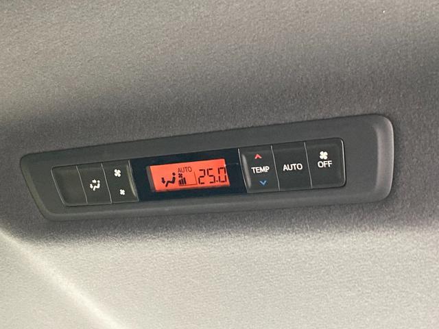 ノア Ｇ　セーフティーセンス？　純正９インチフルセグＳＤナビ　バックカメラ　両側パワースライドドア　ＬＥＤヘッドライト　オートライト　オートハイビーム　クルコン　シートヒーター　ＥＴＣ　横滑り防止装置（28枚目）