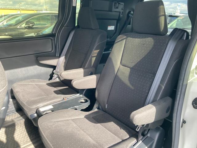 ノア Ｇ　セーフティーセンス？　純正９インチフルセグＳＤナビ　バックカメラ　両側パワースライドドア　ＬＥＤヘッドライト　オートライト　オートハイビーム　クルコン　シートヒーター　ＥＴＣ　横滑り防止装置（35枚目）