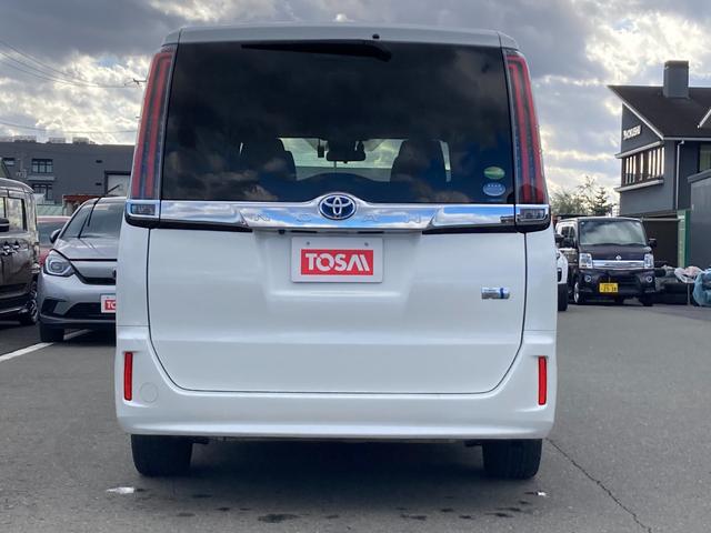 ノア Ｇ　セーフティーセンス？　純正９インチフルセグＳＤナビ　バックカメラ　両側パワースライドドア　ＬＥＤヘッドライト　オートライト　オートハイビーム　クルコン　シートヒーター　ＥＴＣ　横滑り防止装置（51枚目）