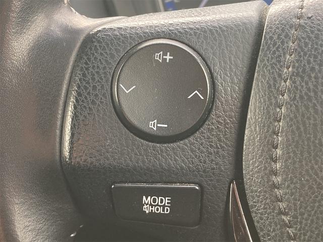 カローラフィールダー ハイブリッドＧ　ダブルバイビー　セーフティセンス　追突防止装置　純正フルセグＳＤナビ　純正ＣＤ　ＤＶＤ再生　Ｂｌｕｔｅｔｏｏｔｈ接続　ＥＴＣ　ＬＥＤオートライト　オートハイビーム　革巻きステア　合皮コンビシート　ステアスイッチ（18枚目）
