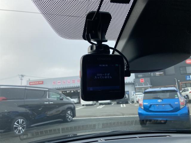 カローラフィールダー ハイブリッドＧ　ダブルバイビー　セーフティセンス　追突防止装置　純正フルセグＳＤナビ　純正ＣＤ　ＤＶＤ再生　Ｂｌｕｔｅｔｏｏｔｈ接続　ＥＴＣ　ＬＥＤオートライト　オートハイビーム　革巻きステア　合皮コンビシート　ステアスイッチ（24枚目）