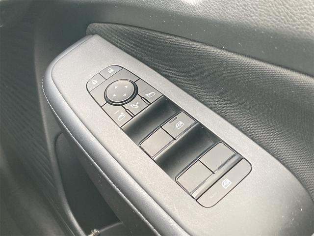 ノート Ｘ　ＦＯＵＲ　４ＷＤ　エマージェンシーブレーキ　プロパイロット　純正フルセグメモリーナビ　ＥＴＣ　ＵＳＢ　全方位モニター　スマートキー　デジタルインナーミラー　クルーズコントロール　シートヒーター　オートライト（24枚目）