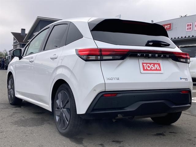 ノート Ｘ　ＦＯＵＲ　４ＷＤ　エマージェンシーブレーキ　プロパイロット　純正フルセグメモリーナビ　ＥＴＣ　ＵＳＢ　全方位モニター　スマートキー　デジタルインナーミラー　クルーズコントロール　シートヒーター　オートライト（45枚目）