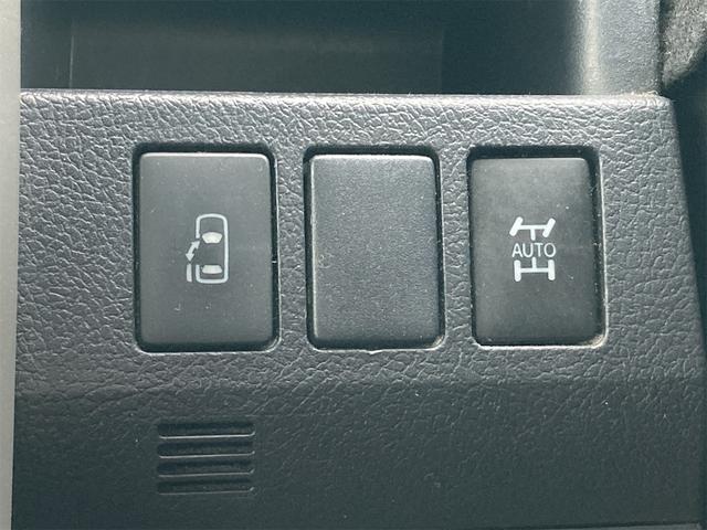 ヴォクシー ＺＳ　４ＷＤ　純正フルセグＳＤナビ　純正ＣＤ　ＤＶＤ再生　バックカメラ　ＥＴＣ　左側自動ドア　革巻きステア　ステアスイッチ　ウォークスルー　ＨＩＤオートライト　社外ドラレコ　純正アルミ　スタッドレスタイヤ有（16枚目）
