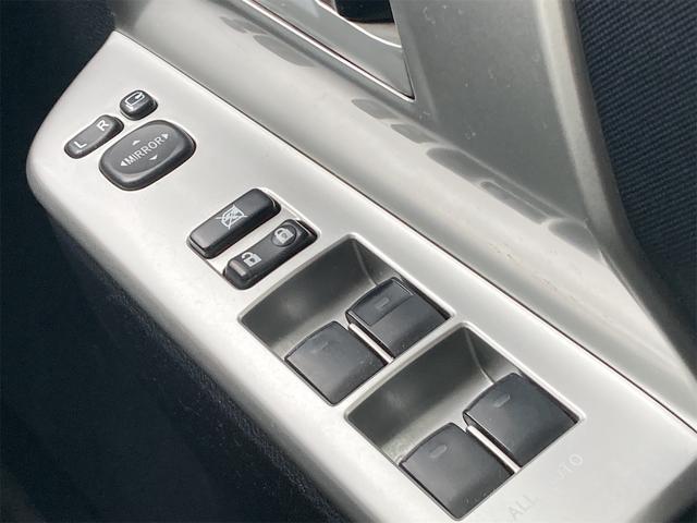 ヴォクシー ＺＳ　４ＷＤ　純正フルセグＳＤナビ　純正ＣＤ　ＤＶＤ再生　バックカメラ　ＥＴＣ　左側自動ドア　革巻きステア　ステアスイッチ　ウォークスルー　ＨＩＤオートライト　社外ドラレコ　純正アルミ　スタッドレスタイヤ有（19枚目）