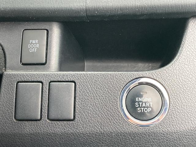 ヴォクシー ＺＳ　４ＷＤ　純正フルセグＳＤナビ　純正ＣＤ　ＤＶＤ再生　バックカメラ　ＥＴＣ　左側自動ドア　革巻きステア　ステアスイッチ　ウォークスルー　ＨＩＤオートライト　社外ドラレコ　純正アルミ　スタッドレスタイヤ有（20枚目）
