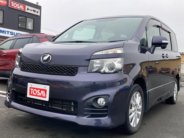 ヴォクシー ＺＳ　４ＷＤ　純正フルセグＳＤナビ　純正ＣＤ　ＤＶＤ再生　バックカメラ　ＥＴＣ　左側自動ドア　革巻きステア　ステアスイッチ　ウォークスルー　ＨＩＤオートライト　社外ドラレコ　純正アルミ　スタッドレスタイヤ有（35枚目）