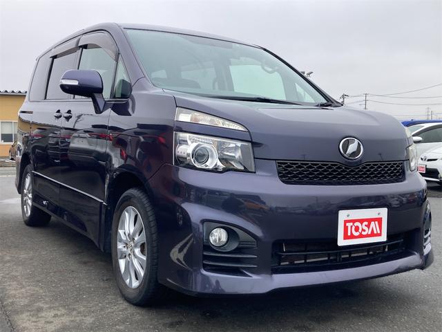 ヴォクシー ＺＳ　４ＷＤ　純正フルセグＳＤナビ　純正ＣＤ　ＤＶＤ再生　バックカメラ　ＥＴＣ　左側自動ドア　革巻きステア　ステアスイッチ　ウォークスルー　ＨＩＤオートライト　社外ドラレコ　純正アルミ　スタッドレスタイヤ有（37枚目）