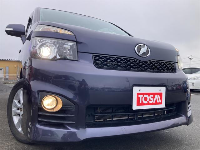 ヴォクシー ＺＳ　４ＷＤ　純正フルセグＳＤナビ　純正ＣＤ　ＤＶＤ再生　バックカメラ　ＥＴＣ　左側自動ドア　革巻きステア　ステアスイッチ　ウォークスルー　ＨＩＤオートライト　社外ドラレコ　純正アルミ　スタッドレスタイヤ有（43枚目）