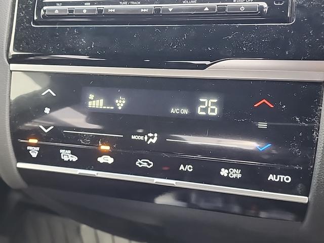 フィットハイブリッド Ｓパッケージ　４ＷＤ　ワンオーナー　純正フルセグナビ　純正ＣＤ　ＤＶＤ再生　Ｂｌｕｔｅｔｏｏｔｈ接続　ＥＴＣ　バックカメラ　ＬＥＤオートライト　クルーズコントロール　ステアスイッチ　サイドエアバッグ　横滑り防止装置（24枚目）