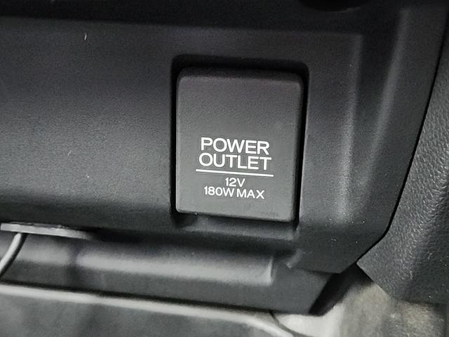 フィットハイブリッド Ｓパッケージ　４ＷＤ　ワンオーナー　純正フルセグナビ　純正ＣＤ　ＤＶＤ再生　Ｂｌｕｔｅｔｏｏｔｈ接続　ＥＴＣ　バックカメラ　ＬＥＤオートライト　クルーズコントロール　ステアスイッチ　サイドエアバッグ　横滑り防止装置（25枚目）