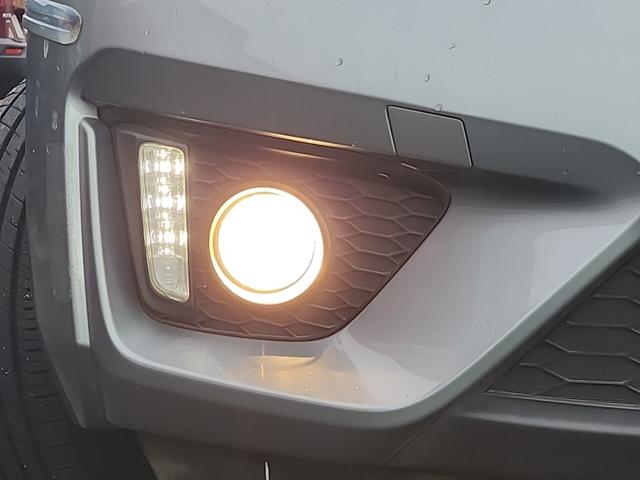 フィットハイブリッド Ｓパッケージ　４ＷＤ　ワンオーナー　純正フルセグナビ　純正ＣＤ　ＤＶＤ再生　Ｂｌｕｔｅｔｏｏｔｈ接続　ＥＴＣ　バックカメラ　ＬＥＤオートライト　クルーズコントロール　ステアスイッチ　サイドエアバッグ　横滑り防止装置（53枚目）