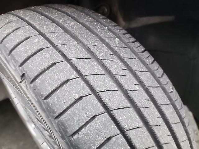 フィットハイブリッド Ｓパッケージ　４ＷＤ　ワンオーナー　純正フルセグナビ　純正ＣＤ　ＤＶＤ再生　Ｂｌｕｔｅｔｏｏｔｈ接続　ＥＴＣ　バックカメラ　ＬＥＤオートライト　クルーズコントロール　ステアスイッチ　サイドエアバッグ　横滑り防止装置（55枚目）