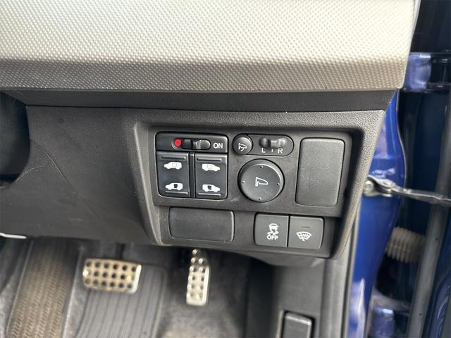 フリードハイブリッド ジャストセレクション ETC バックカメラ ナビ TV オートクルーズコントロール 両側電動スライドドア HID スマートキー アイドリングストップ 電動格納ミラー 3列シート ウォークスルー CVT アルミホイール CD(8枚目)