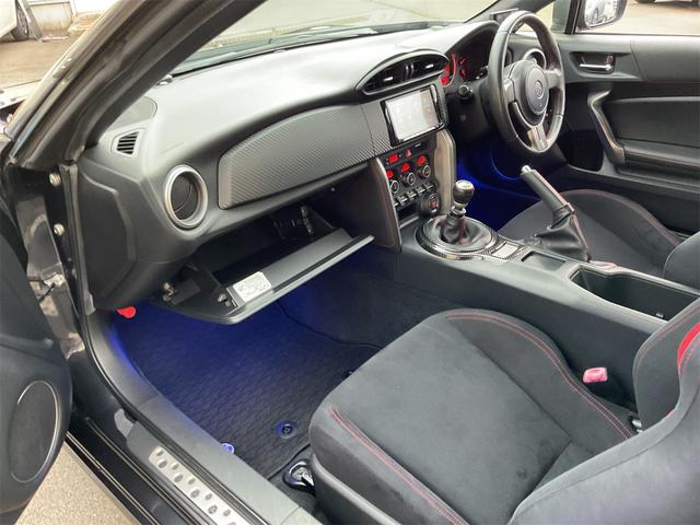 ８６ ＧＴ　走行距離無制限１年保証付き助手席側に傷凹みあり現状渡しです走り込みベースにいかがでしょう？ＢＬＩＴＺ車高調＆インテークパイプ　ＨＫＳマフラー　ＷＥＤＳ１８インチアルミホイール（14枚目）