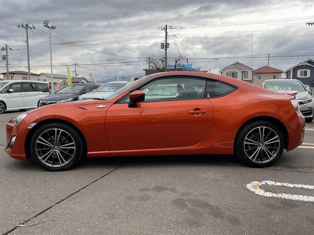 ８６ ＧＴ　走行距離無制限１２ヶ月保証付き／ワンオーナー／純正ＨＤＤナビ／リアカメラ／スマートキー／プッシュスタート／ドライブレコーダー（4枚目）