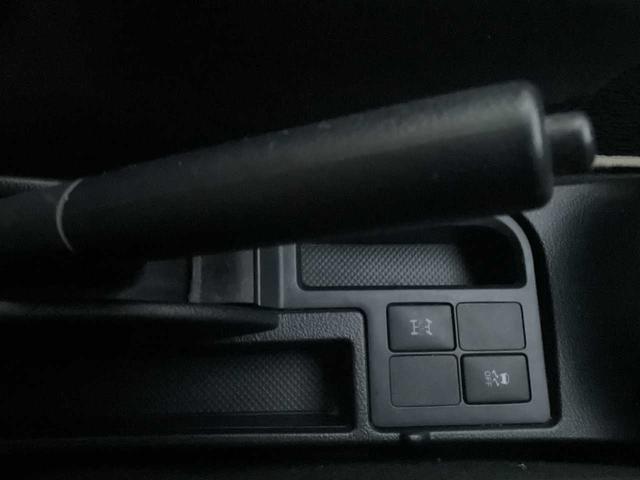 ヴィッツ 1.3F LEDエディション 4WD メモリーナビ 横滑防止装置 ドラレコ ETC バックカメラ パワーウィンドウ Wエアバッグ スマートキー キーレスエントリー ABS パワーステアリング エアコン エアバッグ(32枚目)
