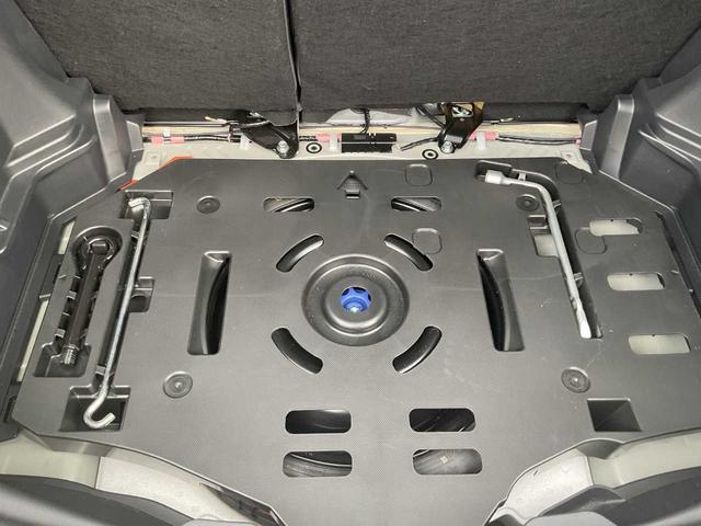 アクア Ｚ　法人ワンオーナー　１０．５型ディスプレイオーディオナビキット付　トヨタセーフティセンス　全方位モニタ　ＥＴＣ　Ｂｌｕｅｔｏｏｔｈ　ＬＥＤヘッドライト　前席シートヒーター（9枚目）