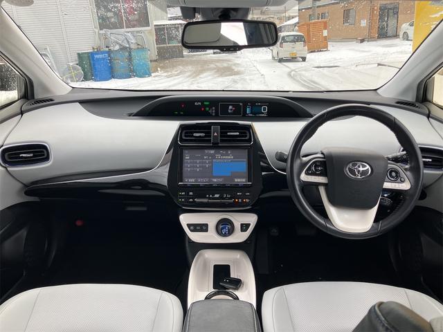 TOYOTA PRIUS A PREMIUM TOURING SELECTION