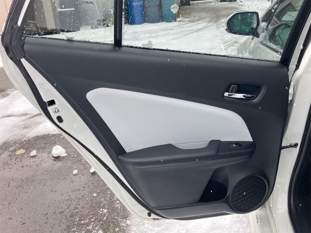 TOYOTA PRIUS A PREMIUM TOURING SELECTION