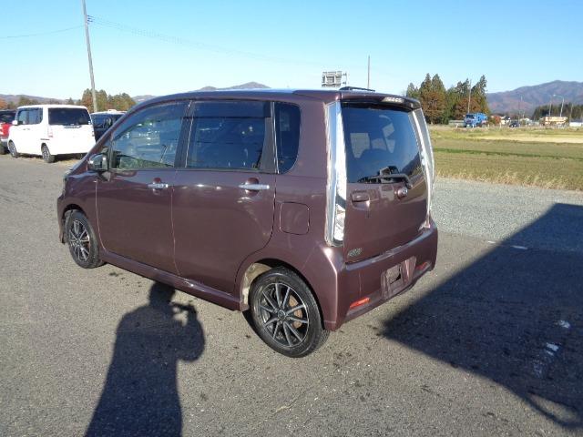 スタッフはスポーツカー、クロカン系、ミニバン系などクルマのカスタムが好きです！会社のイベントとしてドリフトや走行会参加も進んで行っております。