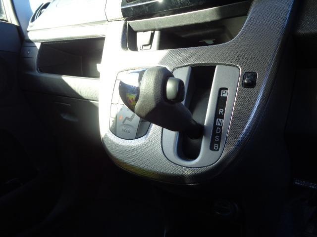 タイヤ・ホイールの買取も行います！特にスタッドレスタイヤ強化中です！買い替えの方は下取りも致しますので、店頭にお越しください！