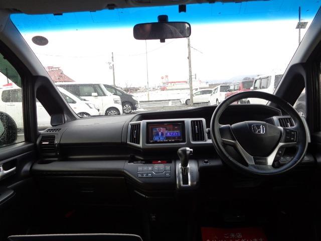 ステップワゴンスパーダ Z クールスピリット 4WD 両側パワースライドドア ナビ 地デジ DVD再生 パドルシフト クルーズコントロール ハーフレザーシート オートライト オートエアコン アイドリングストップ スマートキー(15枚目)