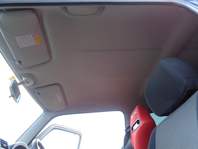 ジムニー ＸＧ　４ＷＤ　３インチリフトアップ　前後ショートバンパー　タニグチマフラー　ジオランダーＭＴ　社外アルミ　レカロシート　５速マニュアル（16枚目）