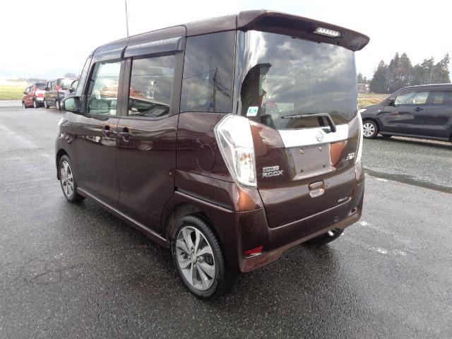 デイズルークス ハイウェイスター　Ｘ　４ＷＤ　パワースライドドア　ナビ　フルセグ　Ｂｌｕｅｔｏｏｔｈオーディオ　アラウンドビューモニター　ＤＶＤ再生　ＥＴＣ　ブレーキサポート　オートライト　オートエアコン　プッシュスタート　スマートキー（5枚目）